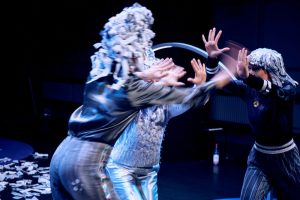 Mehr über den Artikel erfahren Hinter den Kulissen sozialer Ungleichheit: Ein Besuch im Theaterstück #armutsbetroffen